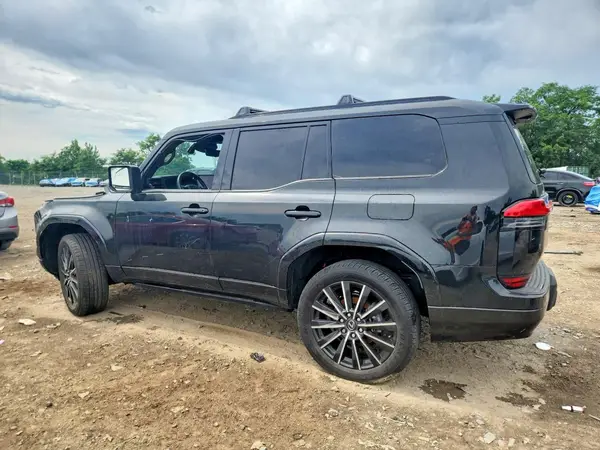 JTJVBCDX8R5013407 2024 LEXUS GX - Image 2