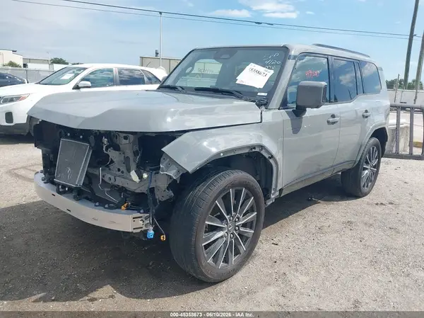 JTJVBCDX8R5017294 2024 LEXUS GX - Image 2