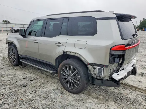 JTJVBCDX9R5021550 2024 LEXUS GX - Image 2