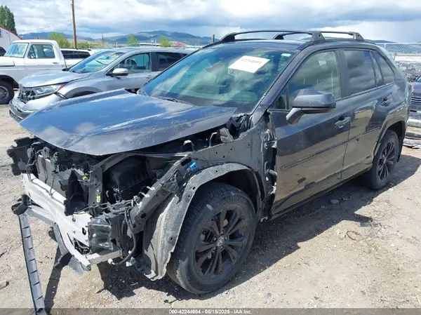JTM16RFV0ND070012 2022 TOYOTA RAV 4 - Image 2