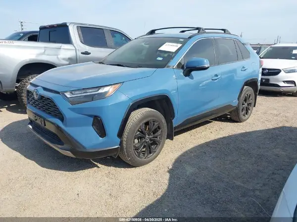 JTM16RFV0ND071693 2022 TOYOTA RAV 4 - Image 2
