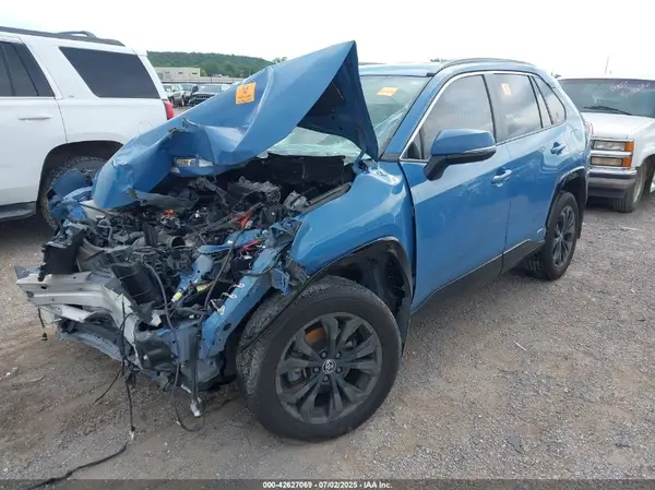 JTM16RFV0ND526168 2022 TOYOTA RAV 4 - Image 2