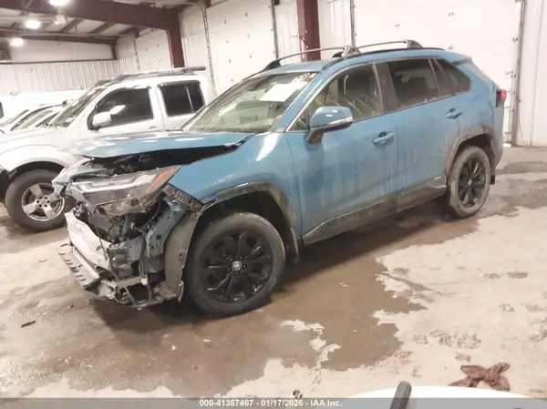 JTM16RFV5ND050578 2022 TOYOTA RAV 4 - Image 2