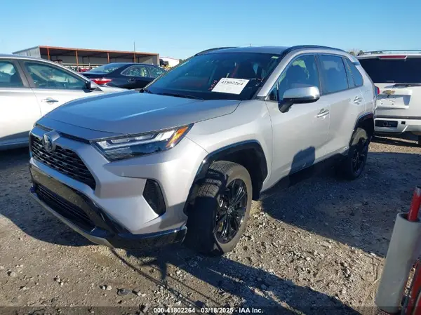 JTM16RFV7ND069018 2022 TOYOTA RAV 4 - Image 2
