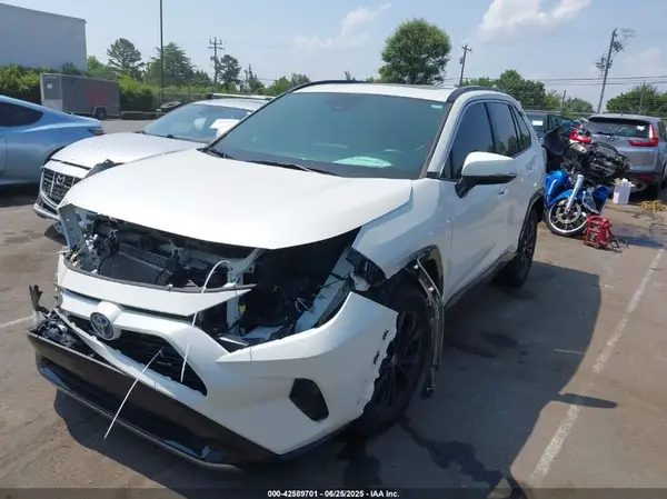 JTM16RFV7ND526801 2022 TOYOTA RAV 4 - Image 2