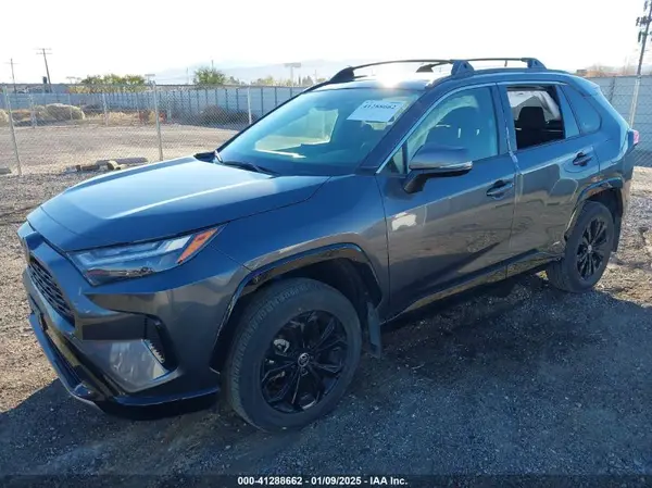 JTM16RFV9ND057985 2022 TOYOTA RAV 4 - Image 2
