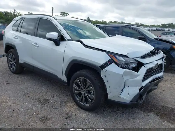 JTMB6RFV0SJ064924 2025 TOYOTA RAV 4 - Image 1