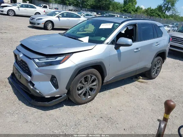 JTMB6RFV1ND063963 2022 TOYOTA RAV 4 - Image 2