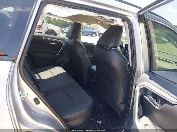 JTMB6RFV1ND063963 2022 TOYOTA RAV 4 - Image 8