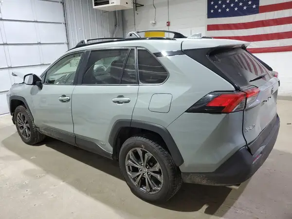 JTMB6RFV4ND072513 2022 TOYOTA RAV 4 - Image 2