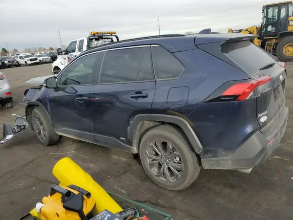JTMB6RFV4RD137902 2024 TOYOTA RAV 4 - Image 2