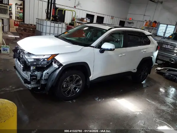 JTMB6RFV5ND533718 2022 TOYOTA RAV 4 - Image 2