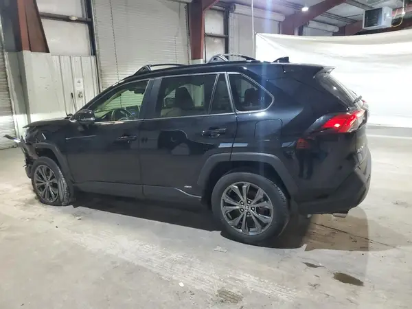JTMB6RFV5PD085886 2023 TOYOTA RAV 4 - Image 2