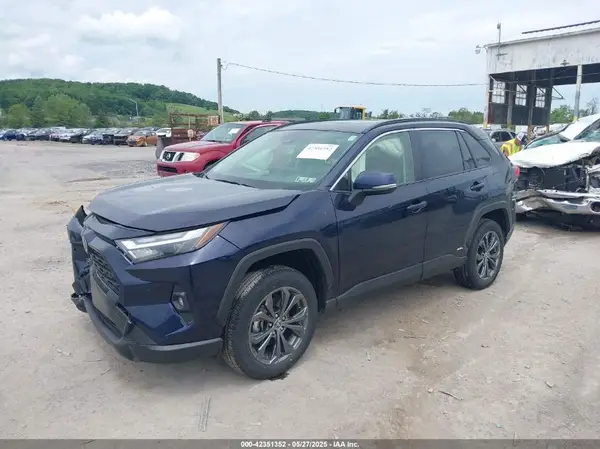 JTMB6RFV5SD156819 2025 TOYOTA RAV 4 - Image 2