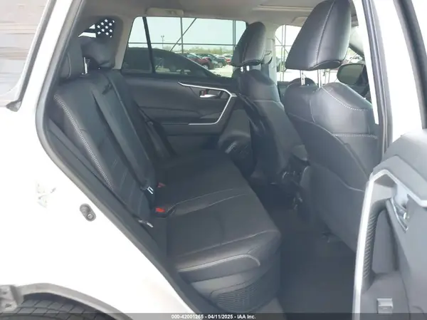 JTMB6RFV7RJ061562 2024 TOYOTA RAV 4 - Image 8