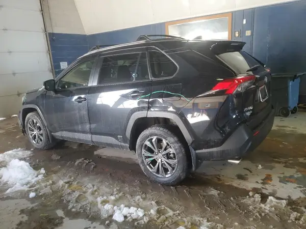 JTMB6RFV8ND060641 2022 TOYOTA RAV 4 - Image 2
