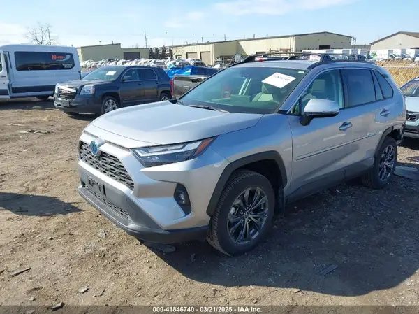 JTMB6RFV8RD134274 2024 TOYOTA RAV 4 - Image 2