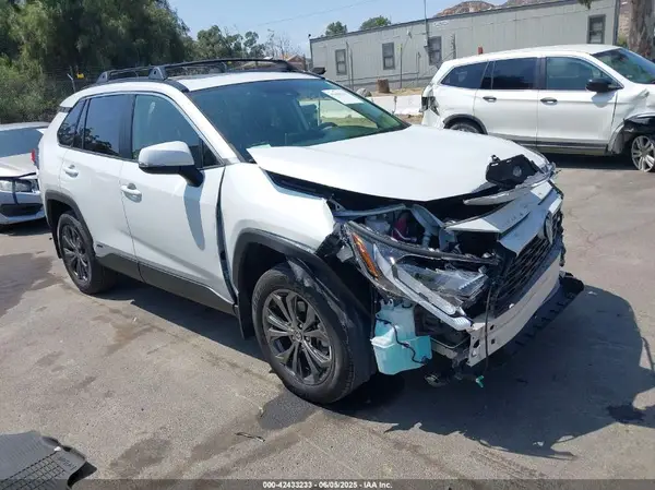 JTMB6RFV9RJ063328 2024 TOYOTA RAV 4 - Image 1