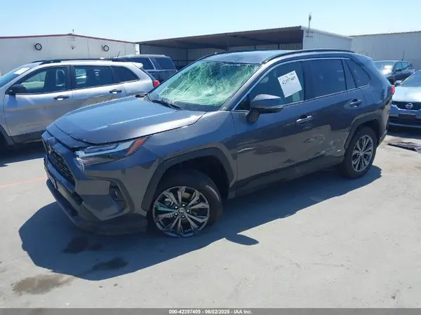 JTMB6RFV9SJ078336 2025 TOYOTA RAV 4 - Image 2