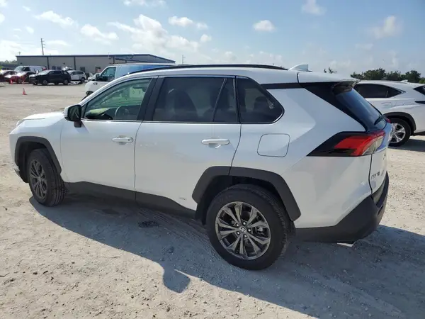 JTMB6RFVXRD561374 2024 TOYOTA RAV 4 - Image 2