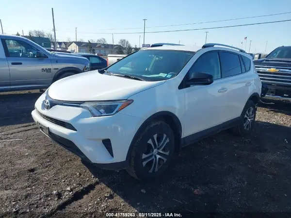 JTMBFREV0GJ082073 2016 TOYOTA RAV 4 - Image 2