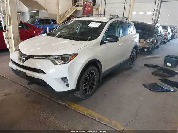JTMBFREV0GJ104556 2016 TOYOTA RAV 4 - Image 2