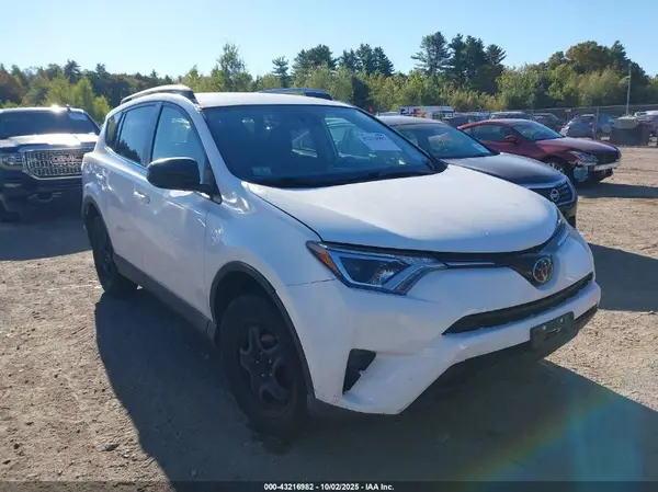JTMBFREV0HJ115607 2017 TOYOTA RAV 4 - Image 1
