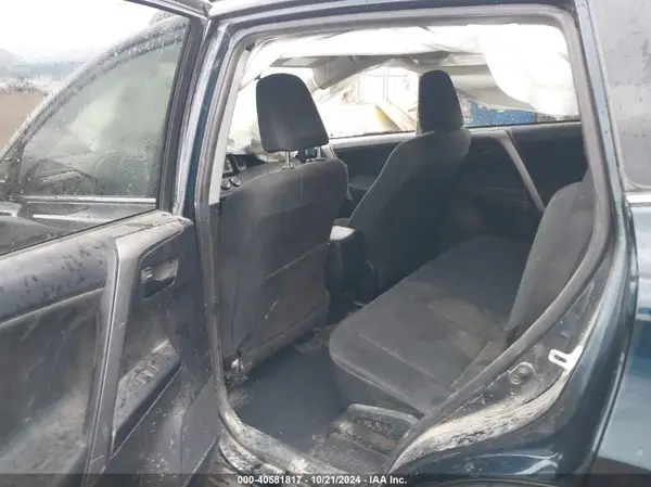 JTMBFREV0HJ708951 2017 TOYOTA RAV 4 - Image 8