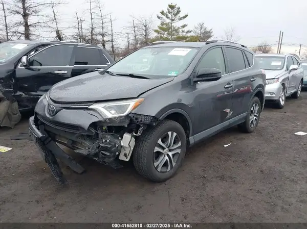 JTMBFREV0JJ223957 2018 TOYOTA RAV 4 - Image 2
