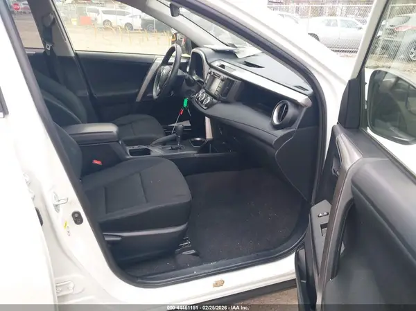 JTMBFREV0JJ246722 2018 TOYOTA RAV 4 - Image 1