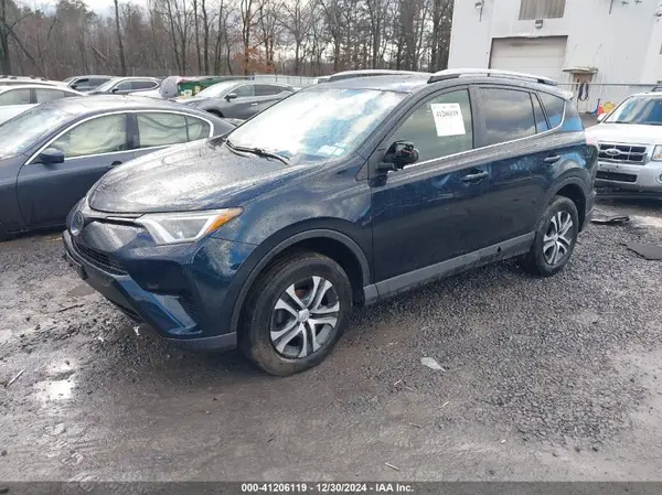 JTMBFREV0JJ733578 2018 TOYOTA RAV 4 - Image 2
