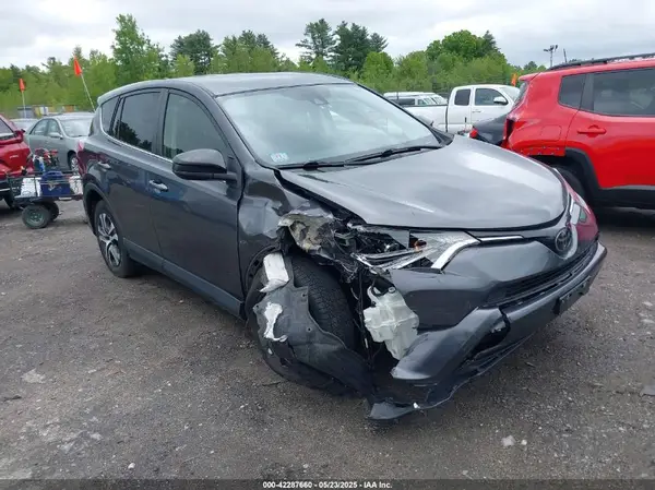 JTMBFREV0JJ734083 2018 TOYOTA RAV 4 - Image 1