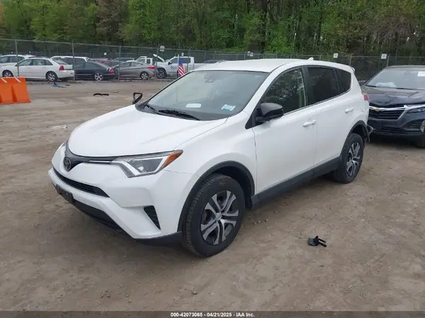 JTMBFREV0JJ735251 2018 TOYOTA RAV 4 - Image 2