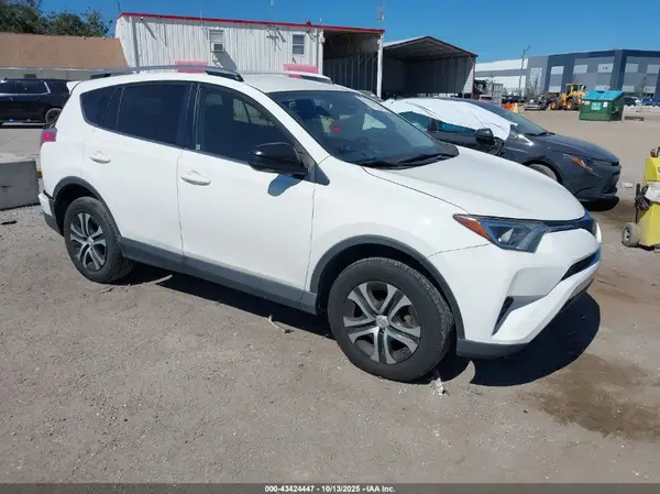 JTMBFREV0JJ744631 2018 TOYOTA RAV 4 - Image 1