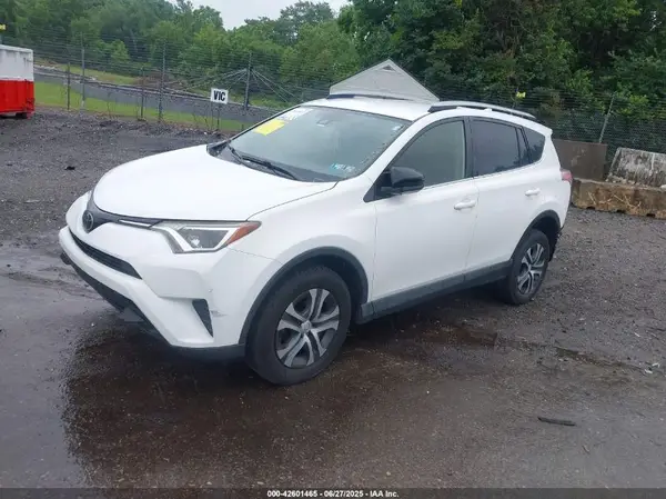 JTMBFREV1HJ123571 2017 TOYOTA RAV 4 - Image 2