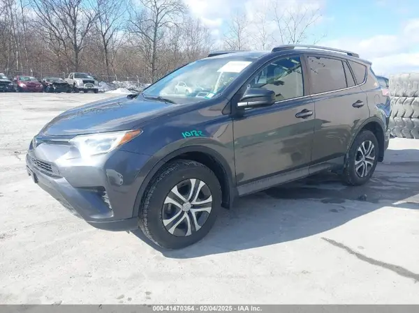 JTMBFREV1HJ165755 2017 TOYOTA RAV 4 - Image 2