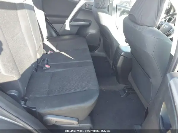 JTMBFREV1JJ180858 2018 TOYOTA RAV 4 - Image 8