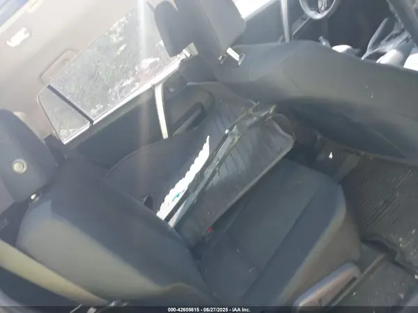 JTMBFREV1JJ213101 2018 TOYOTA RAV 4 - Image 8