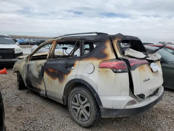 JTMBFREV1JJ718166 2018 TOYOTA RAV 4 - Image 2
