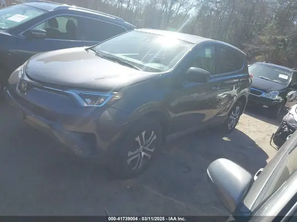 JTMBFREV1JJ721049 2018 TOYOTA RAV 4 - Image 2