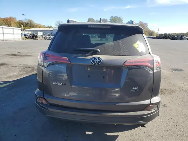 JTMBFREV1JJ723416 2018 TOYOTA RAV 4 - Image 1