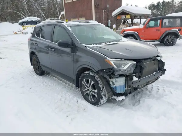 JTMBFREV2HJ121540 2017 TOYOTA RAV 4 - Image 1