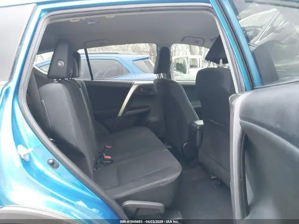 JTMBFREV2HJ151363 2017 TOYOTA RAV 4 - Image 8