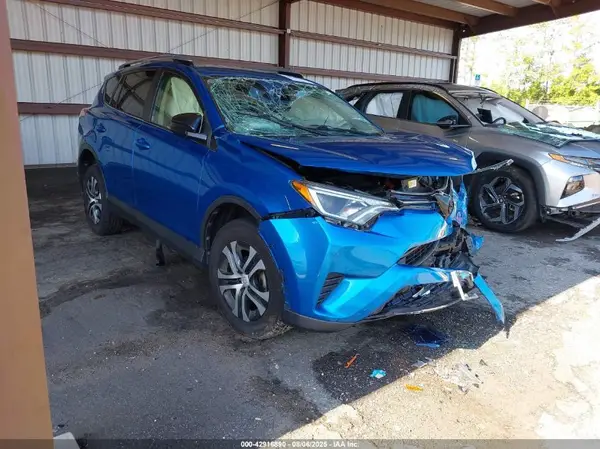 JTMBFREV2HJ157468 2017 TOYOTA RAV 4 - Image 1
