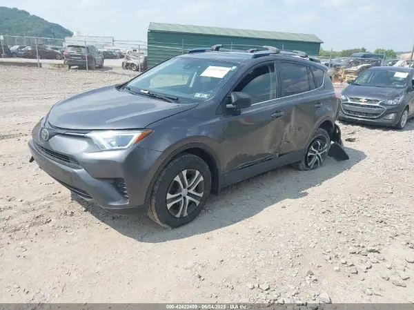 JTMBFREV2HJ701869 2017 TOYOTA RAV 4 - Image 2