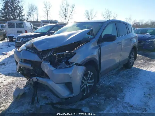 JTMBFREV2JD252567 2018 TOYOTA RAV 4 - Image 2