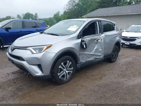 JTMBFREV2JJ199645 2018 TOYOTA RAV 4 - Image 2