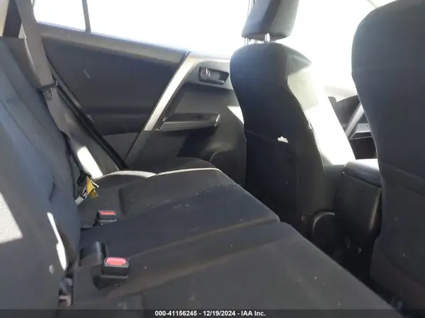 JTMBFREV2JJ202978 2018 TOYOTA RAV 4 - Image 8
