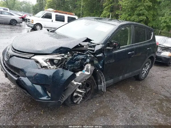 JTMBFREV2JJ206013 2018 TOYOTA RAV 4 - Image 2