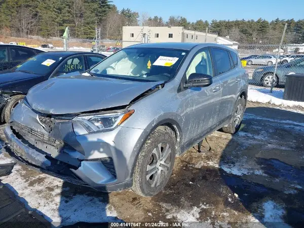 JTMBFREV2JJ235351 2018 TOYOTA RAV 4 - Image 2